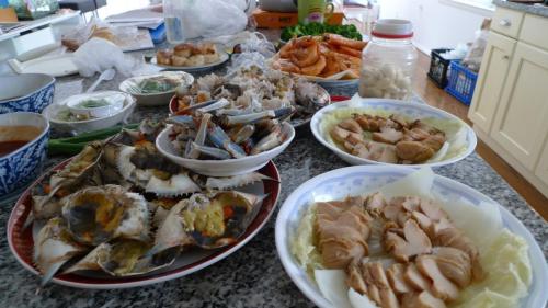 This is what Chinese have for dinner at New Year's Eve :)